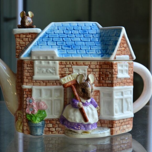 6” Mouse Tea Pot House Music Box from 1994 F.W. & Co. - Picture 1 of 13